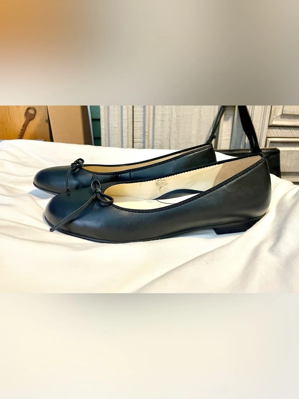 ARA Sardinia Ballet Flats/Shoes-Women's Sz 8.5-Black Leather w/Bow-Arch Support